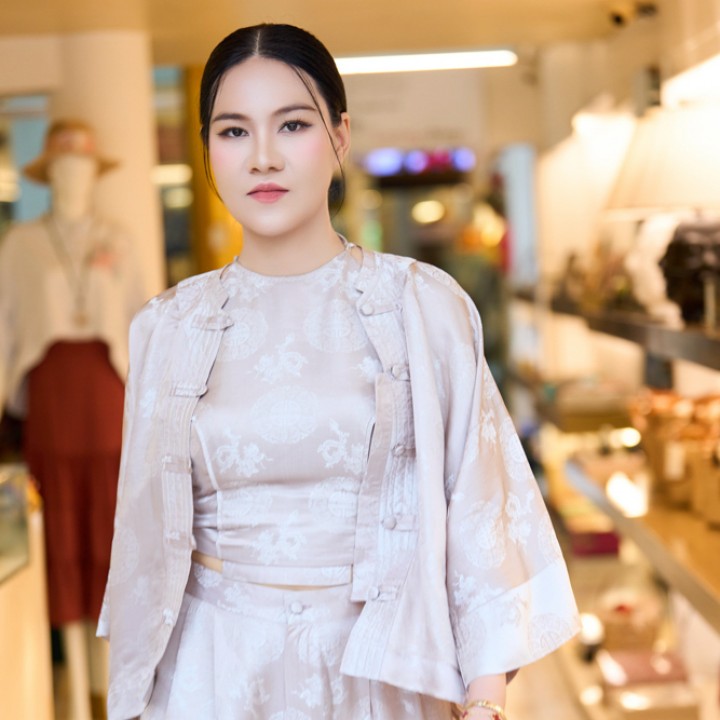 Beige Ha Bao Silk traditional Southern Vietnamese coat– F